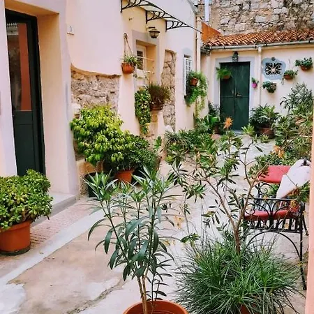La Casetta Al Centro Di Olbia Exterior foto